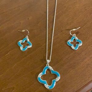 Avon matching necklace & earrings
